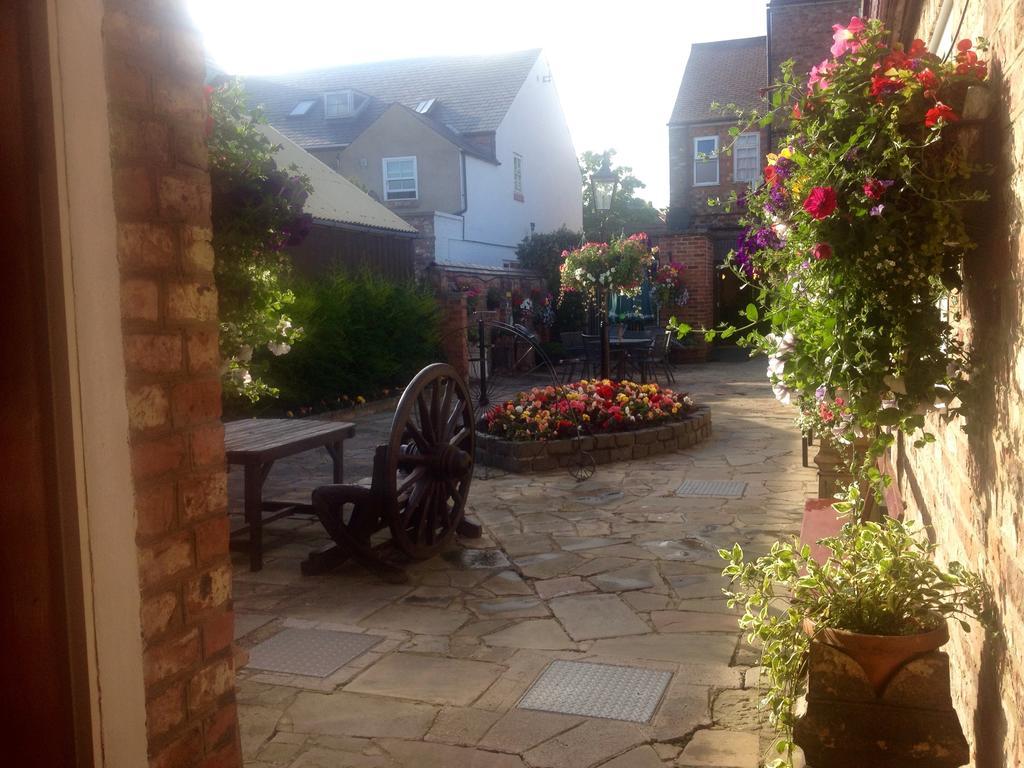 Heworth Court Hotel York Exterior foto